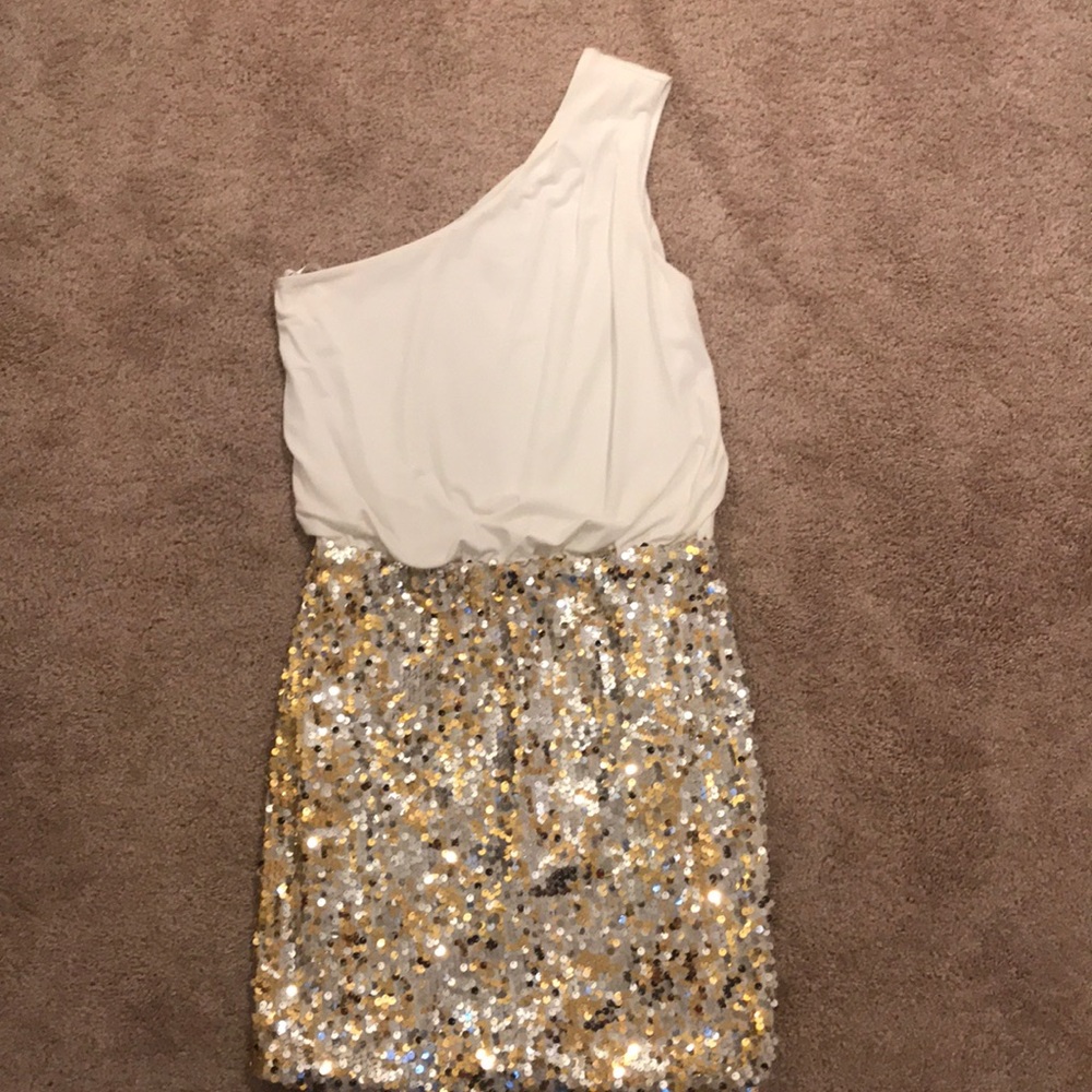 One shoulder sequin dress! EUC. Worn once !